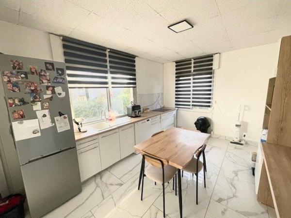 Maison  très bien située