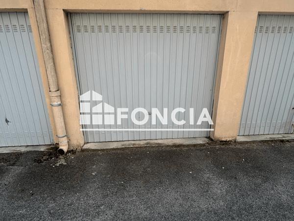 Location Parking - 55 AVENUE DES AIRES Gardanne 13120