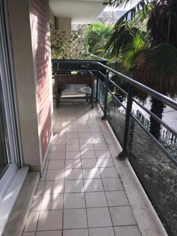 Location                                                      Appartement
                        
                     3 pièces                      67 m2                     à Les Lilas