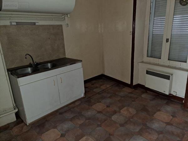 Immeuble à vendre à Saint-Georges dans le Cantal (15100), ref : 044/1095