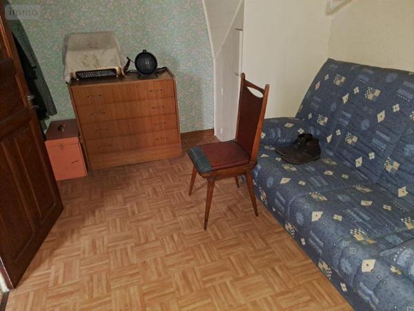 Immeuble à vendre à Saint-Georges dans le Cantal (15100), ref : 044/1095