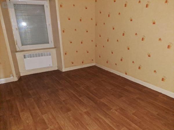 Immeuble à vendre à Saint-Georges dans le Cantal (15100), ref : 044/1095