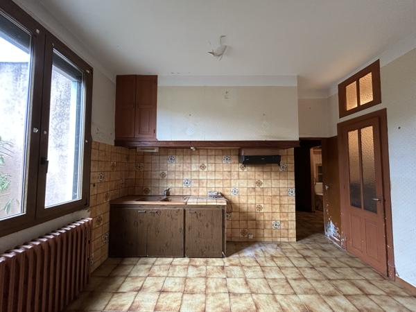 Bram, quartier résidentiel, maison de charme ancienne avec jardin et garage Bram (11150)