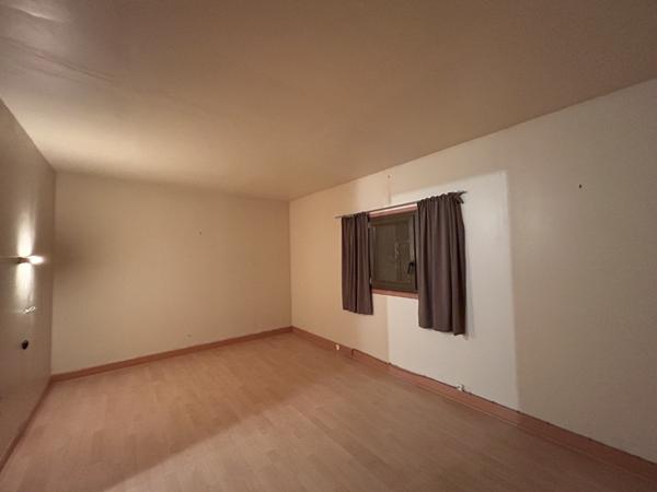 Bram, quartier résidentiel, maison de charme ancienne avec jardin et garage Bram (11150)