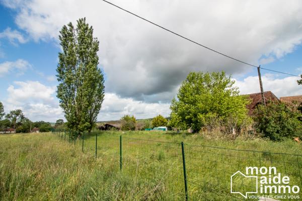 Ensemble de deux maisons sur vaste terrain