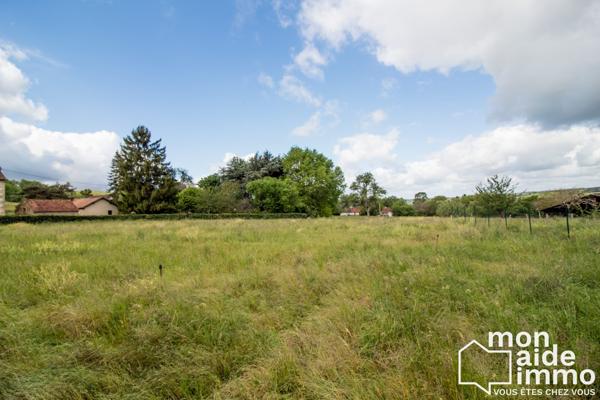 Ensemble de deux maisons sur vaste terrain