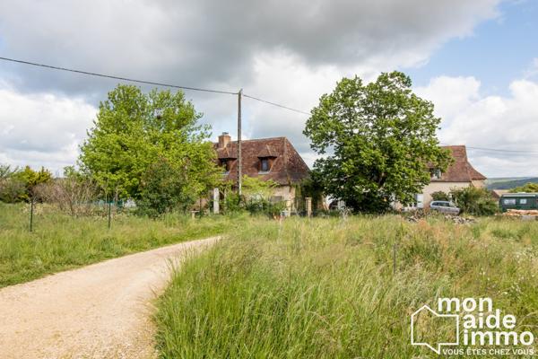 Ensemble de deux maisons sur vaste terrain