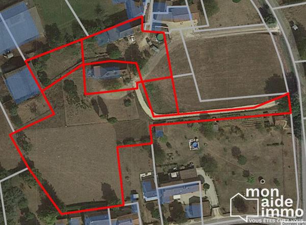 Ensemble de deux maisons sur vaste terrain