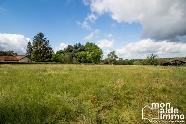 Ensemble de deux maisons sur vaste terrain