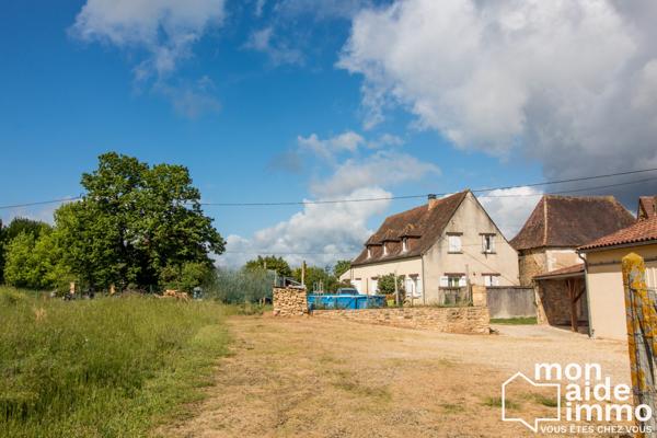 Ensemble de deux maisons sur vaste terrain