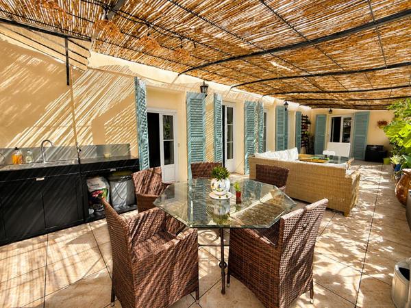 Appartement de caractère de 174 m2 avec terrasse de 55 m2 - Centre-ville Hyères