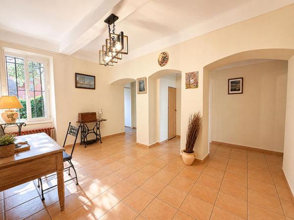 Appartement de caractère de 174 m2 avec terrasse de 55 m2 - Centre-ville Hyères