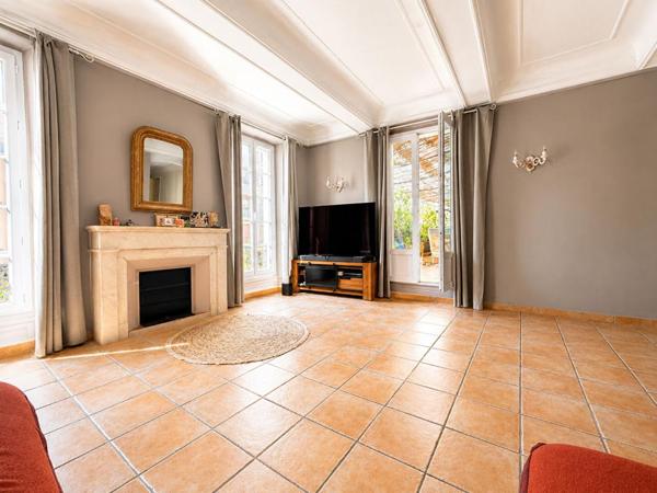 Appartement de caractère de 174 m2 avec terrasse de 55 m2 - Centre-ville Hyères