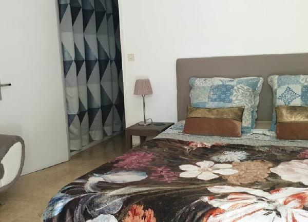 Maison à vendre    8 pièces • 345 m2 Le Pontet