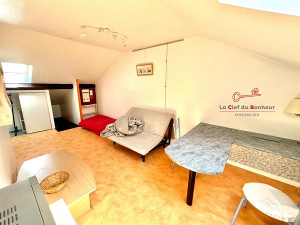 Studio
                                                                                                                                                                                                                                                                                                                        1 pièce(s)                                                                                                                                                                                                                                                                                                                              19  m²