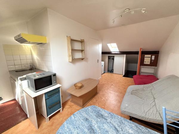 Studio
                                                                                                                                                                                                                                                                                                                        1 pièce(s)                                                                                                                                                                                                                                                                                                                              19  m²