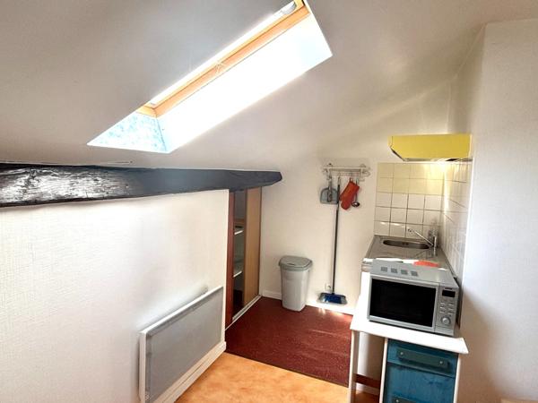Studio
                                                                                                                                                                                                                                                                                                                        1 pièce(s)                                                                                                                                                                                                                                                                                                                              19  m²