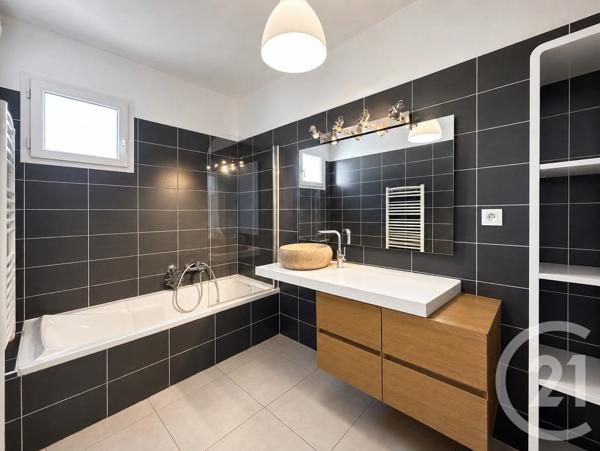 Appartement T3 à vendre  3 pièces - 69,29 m 2   CALVI  - 202