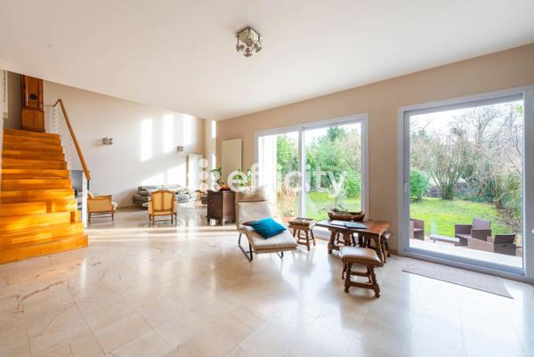 Maison 6 pièces - 173 m² Exclusivité efficity