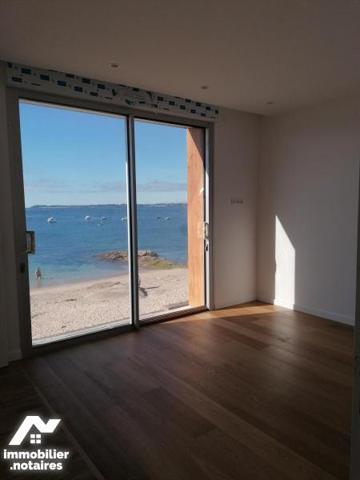 LOMENER VILLA entièrement rénovée en Front de Mer, accès plage et à côté du port