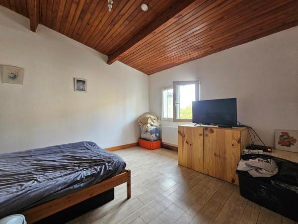 ENSEMBLE IMMOBILIER À PRIGNAC-ET-MARCAMPS Prignac-et-Marcamps (33710)