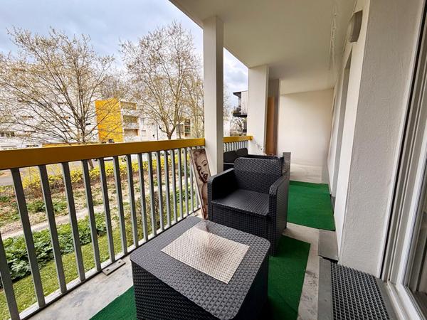 Beaujoire -  Au coeur d'une copropriété récente, appartement T2 s'ouvrant sur une grande terrasse. Parking en sous sol.