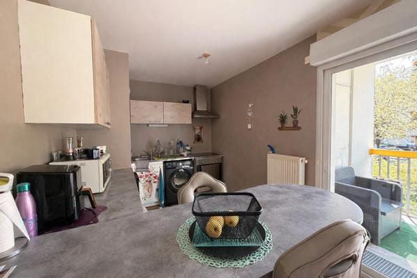Beaujoire -  Au coeur d'une copropriété récente, appartement T2 s'ouvrant sur une grande terrasse. Parking en sous sol.
