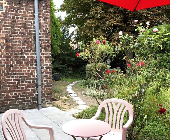 Tourcoing Blanche Porte, Maison bourgeoise semi individuelle de 150 m² avec 5 chambres, 4 salles de bains, 4 WC, un appartement de type 3 indépendant équipé cadastrée sur près de 400 m² de terrain Tourcoing