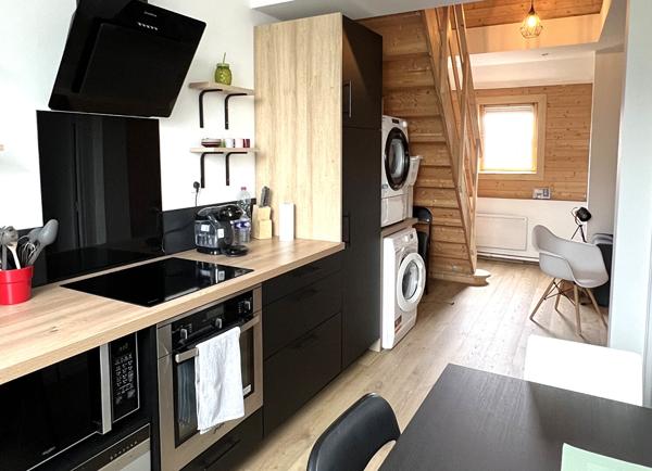 Tourcoing Blanche Porte, Maison bourgeoise semi individuelle de 150 m² avec 5 chambres, 4 salles de bains, 4 WC, un appartement de type 3 indépendant équipé cadastrée sur près de 400 m² de terrain Tourcoing