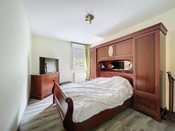 Appartement lumineux avec terrasse et parkings – Bollée