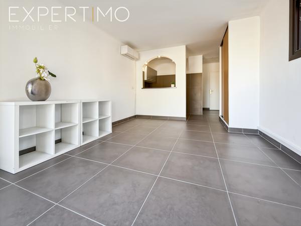 Saturargues (34400) Villa de type T4 rénovée de Plain- Pied + 1 Studio + Piscine + 2 Garages