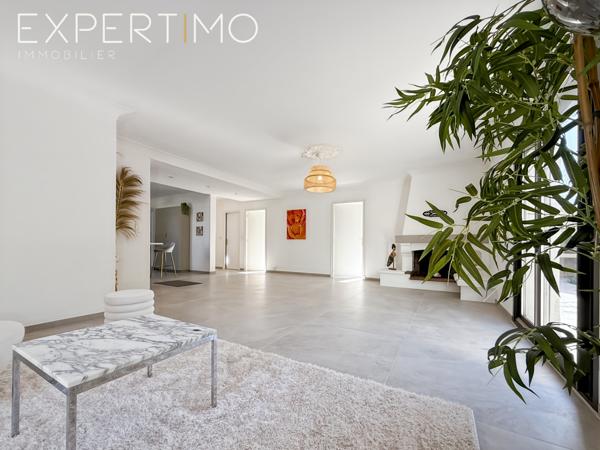 Saturargues (34400) Villa de type T4 rénovée de Plain- Pied + 1 Studio + Piscine + 2 Garages