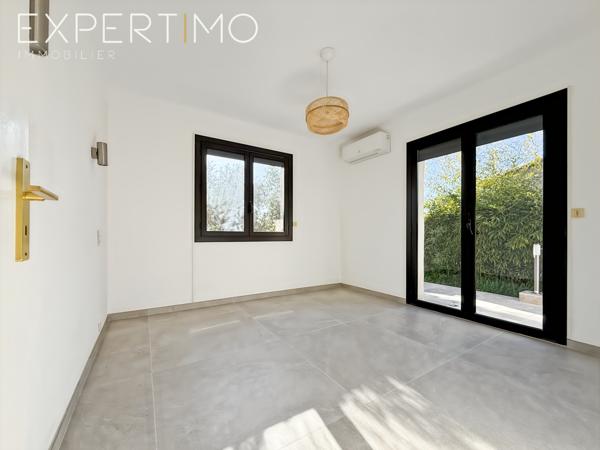 Saturargues (34400) Villa de type T4 rénovée de Plain- Pied + 1 Studio + Piscine + 2 Garages