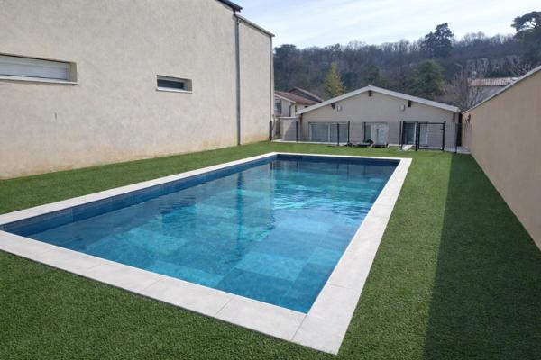 Maison récente 2023 – Plain-pied 130 m² – Piscine – Double garage – Vaulx Milieu