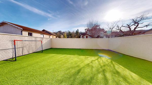 Maison récente 2023 – Plain-pied 130 m² – Piscine – Double garage – Vaulx Milieu