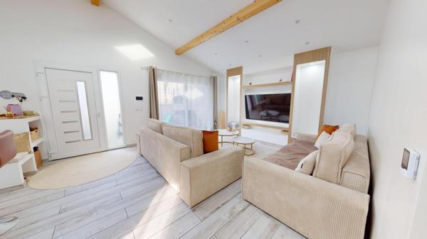 Maison récente 2023 – Plain-pied 130 m² – Piscine – Double garage – Vaulx Milieu