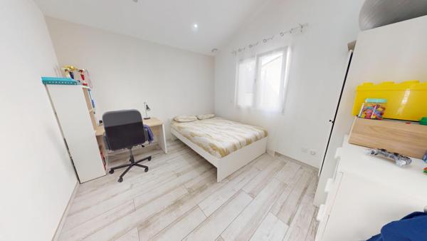 Maison récente 2023 – Plain-pied 130 m² – Piscine – Double garage – Vaulx Milieu