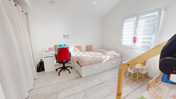 Maison récente 2023 – Plain-pied 130 m² – Piscine – Double garage – Vaulx Milieu