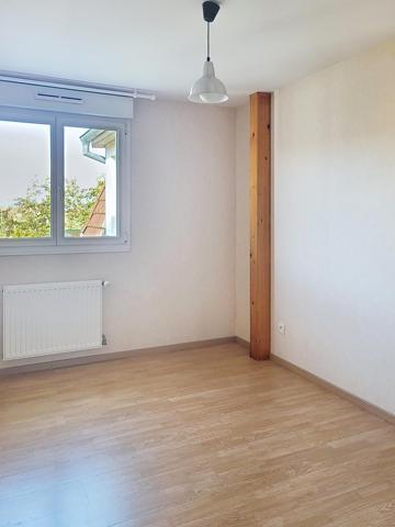 Dernier étage avec ascenseur : beau 4P de 85m2