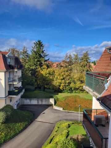 Dernier étage avec ascenseur : beau 4P de 85m2