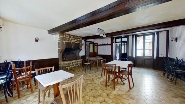 Dpt Orne (61), à vendre CARROUGES Grande maison de charme sur ancien Bar Restaurant en Normandie