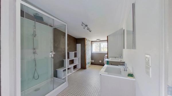 Dpt Orne (61), à vendre CARROUGES Grande maison de charme sur ancien Bar Restaurant en Normandie