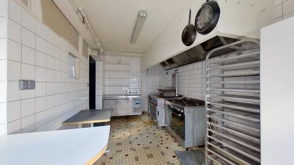 Dpt Orne (61), à vendre CARROUGES Grande maison de charme sur ancien Bar Restaurant en Normandie