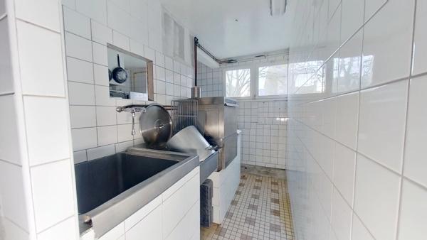 Dpt Orne (61), à vendre CARROUGES Grande maison de charme sur ancien Bar Restaurant en Normandie