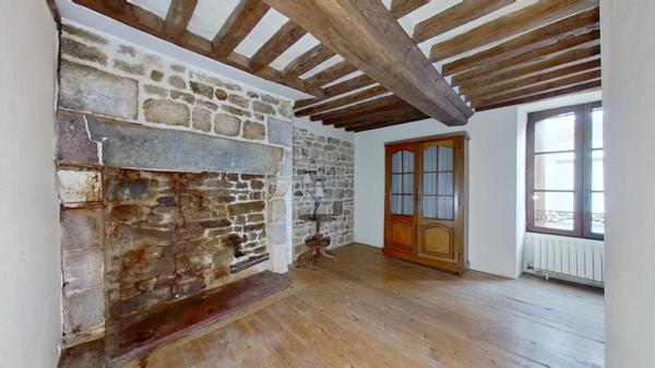 Dpt Orne (61), à vendre CARROUGES Grande maison de charme sur ancien Bar Restaurant en Normandie