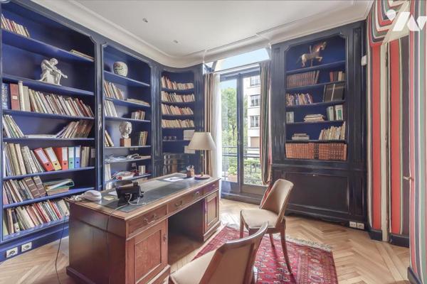 QUARTIER SAINT JAMES - SUPERBE HOTEL PARTICULIER DE 10 PIECES