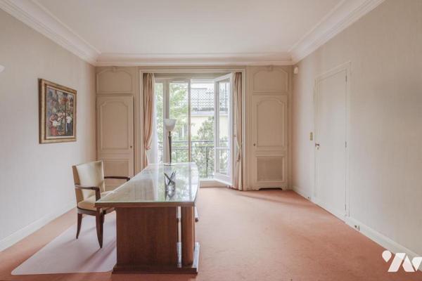 QUARTIER SAINT JAMES - SUPERBE HOTEL PARTICULIER DE 10 PIECES