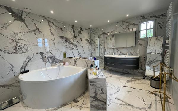 Maison à vendre    4 pièces • 243 m2 Vaison-la-Romaine