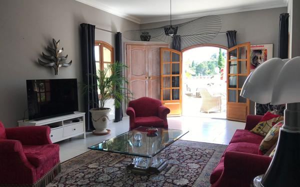 Maison à vendre    4 pièces • 243 m2 Vaison-la-Romaine