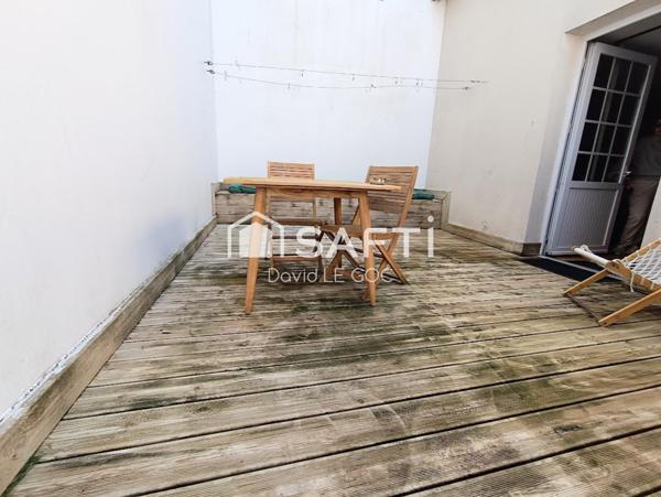 Concarneau  Appartement T4 duplex avec terrasse et cour, en plein centre de Concarneau hyper centre-ville